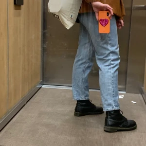 Dr martens - ✨INTRESSEKOLL✨ funderar på att sälja min Dr martens som är inköpta i mars och väldigt sparsamt använda pga karantän hela året! 🤭