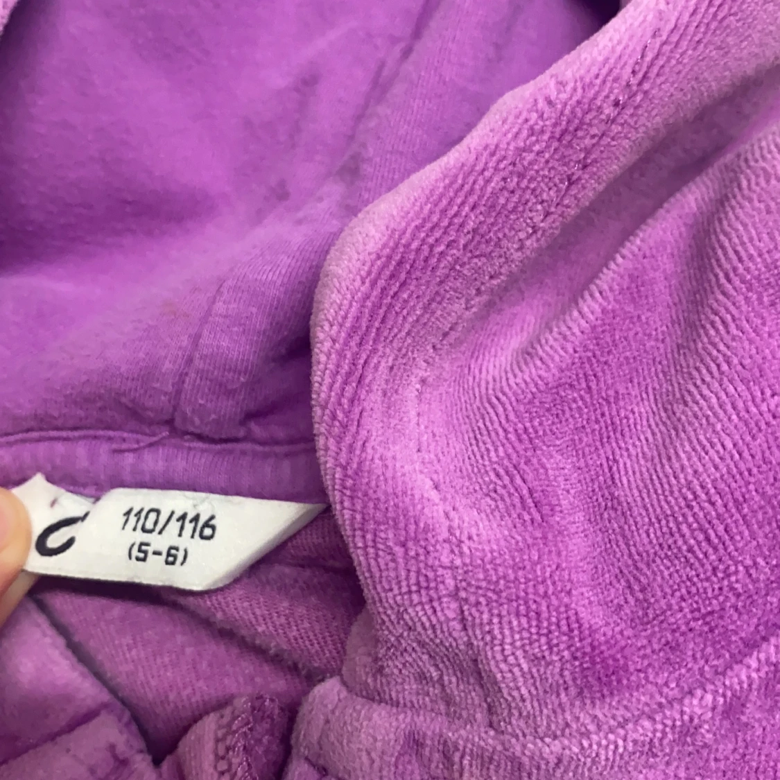 Byxor och kofta till barn. - 91