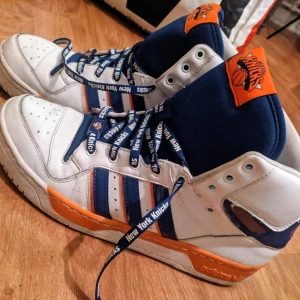 NBA new york adidas - Retro dojer NBA new york adidas finns slitage såklart men i bra skick