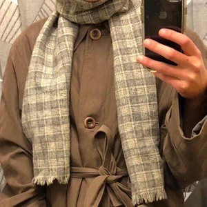 Rutig halsduk - Rutig halsduk köpt second hand