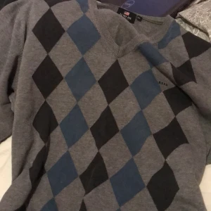 Polo - Äkta polo grandpa t-shirt👍🏻 använd 1-2 gnr. Ordnenarie pris 500kr! Väldigt oversize 