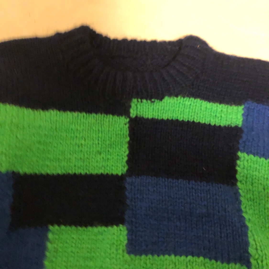 Stickad, mästrad tröja - 91