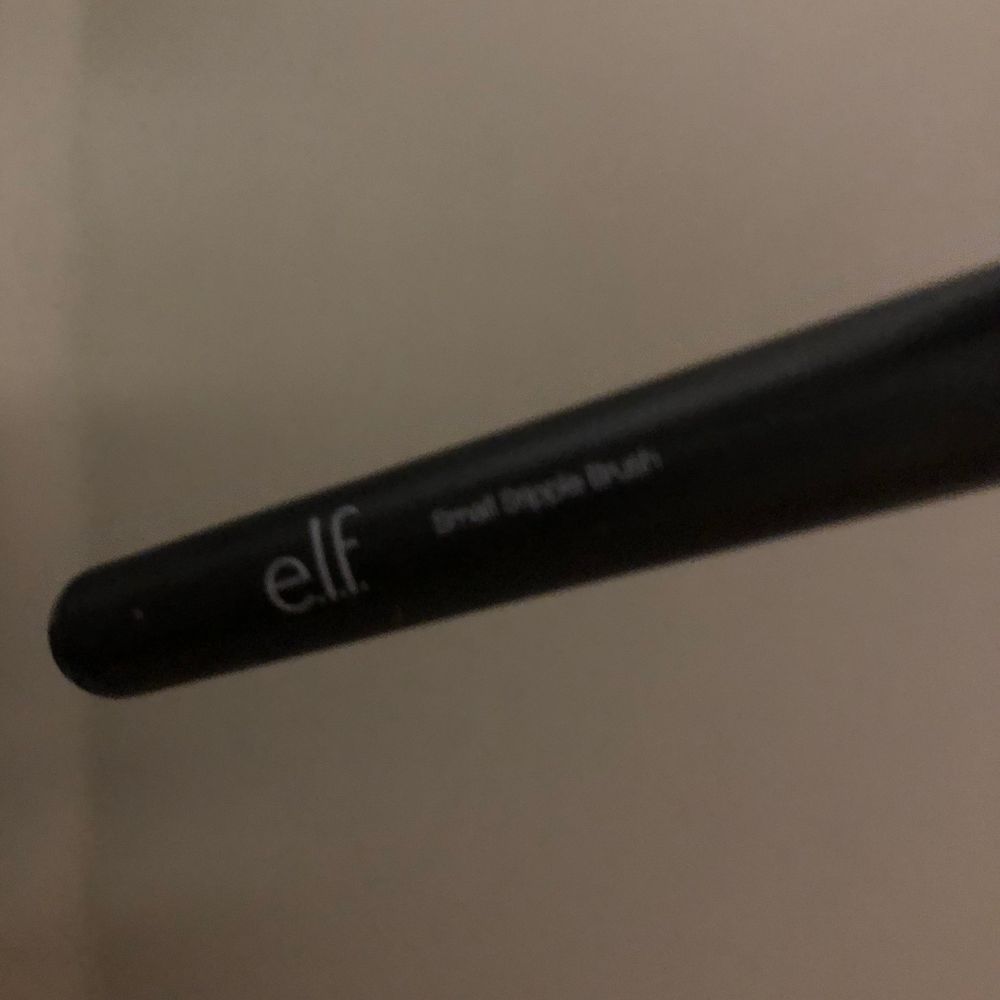 ELF Cosmetics stippling brush. Frakt: 11kr. Accessoarer.