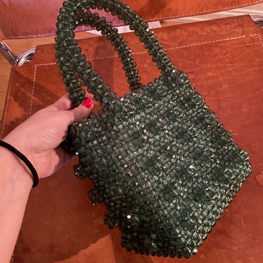 Grön väska, pärlor - Väskor | Plick Second Hand