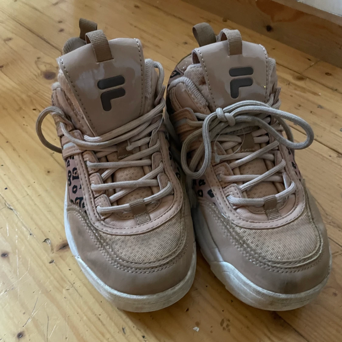 Fila skor rosa äkta strl 36