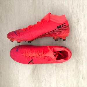 Nike fotbollsskor  - Använda 1 gång | storlek 44