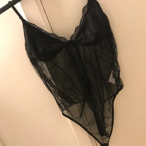 Body  - Jättefin spetsbody, bra skick! 60+frakt 