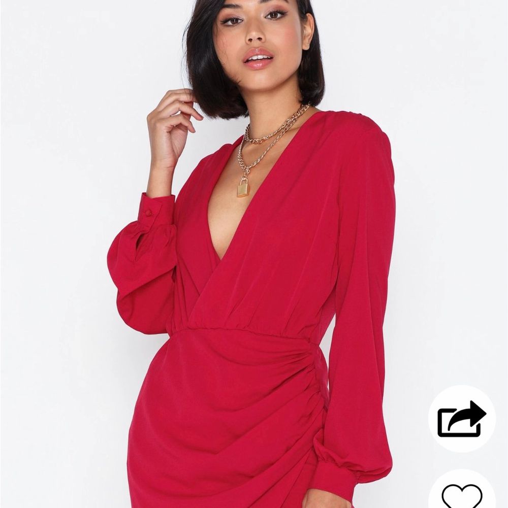 Röd klänning - Nelly | Plick Second Hand