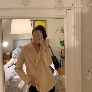 Linnekavaj ✨ - HELT NY LINNEKAVAJ! Kollektion med Mathilda Djerf x Nakd✨ Aldrig använd!!! säljs för byxorna som tillhörde var försmå :/