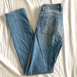 Ljusblå-ish jeans från tiger of Sweden, köpta 2018