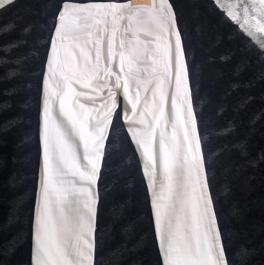 Vita jeans från Gina Tricot - 90