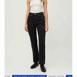  - Weekday voyage jeans i str 29/32 använda några gånger men nu har dem tyvärr blivit för små