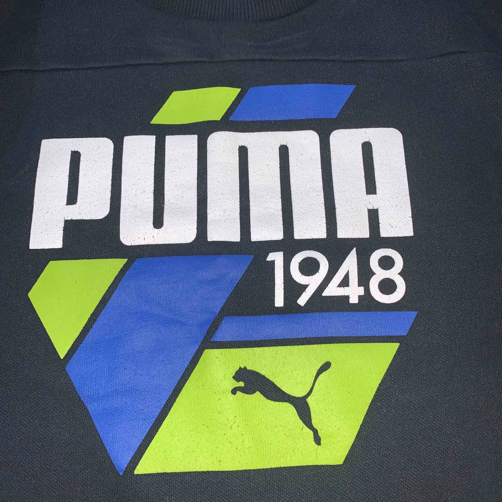 Svart Puma tröja i bra skick, storlek 164, frakt ingår i priset.. Tröjor & Koftor.