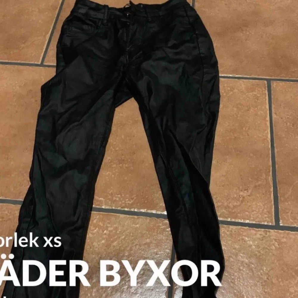 Läder byxor. Jeans & Byxor.