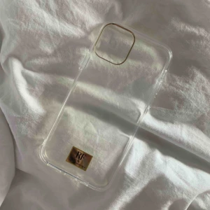  - Säljer detta fina oanvända skal från richmond & finch gör iPhone 11 pro