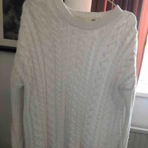  - Jättefin kabelstickad tröja från lager157 storlek S! 