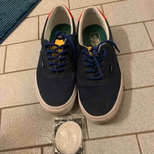  - Vans som är använda max 2 gånger ✨  Katt finns i hemmet 🐈  Köparen står för frakt 📮