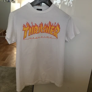 T-shirt , Thrasher - Vit tisha