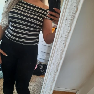 Randig topp offshoulder - Som ny