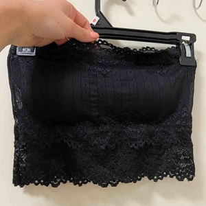 Svart top - Fin svart top, perfekt för utgång! Aldrig använt! 