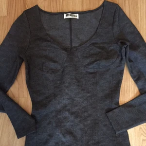  - Body från weekday. Stretchigt jeanstyg. 
Liten i storlek.