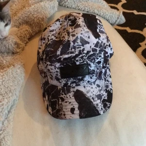  - Snygg keps från junkyard. Typ aldrig använd för den passade inte mig.