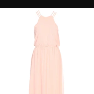  - Helt oanvänd klänning köpt från bubbleroom för tre veckor sedan. Säljes pga av fel färg till ett bröllop, i övrigt väldigt fin!