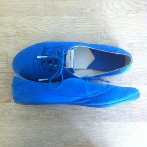  - Adidas Originals. Riktigt snygga skor. Väldigt sparsamt använda. 