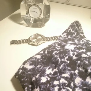  - En mönstrad jätte fin topp från Bikbok 
thight passform 💅💄