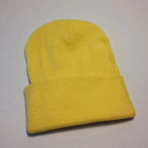  - Gul mössa. Helt ny. 