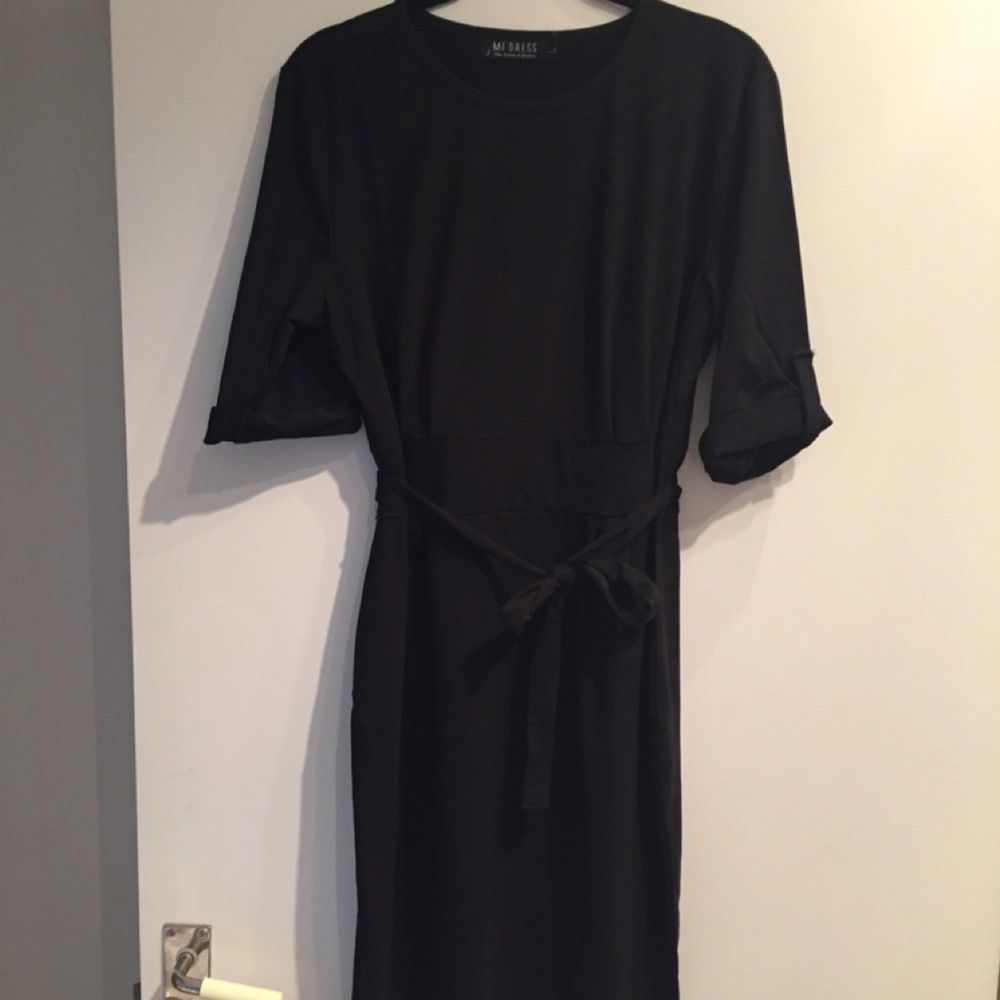 Fin enkel svart klänning med bra | Plick Second Hand
