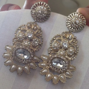  - Örhängen. Oanvända.