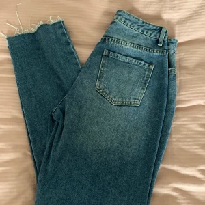 Jeans från VILA storlek 36 - Jeans från VILA i storlek 36, aldrig använda. Medelhöga 