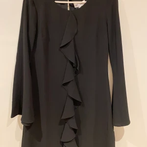 Svart klänning, dry lake, Ny, XS - Helt oanvänd, lapparna kvar. Nyskick. 
