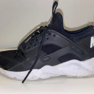 Nike gym skor  - Nike sneakers använda bara på gym fåtal gånger