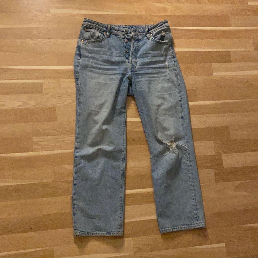 Håliga blåa jeans - H&M | Plick Second Hand