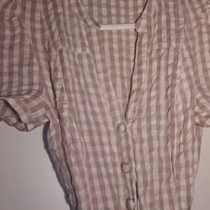 Ruttig cottagecore jumpsuit - köpte innan sommarn börja men använde aldrig den, har bara legat i garderoben 