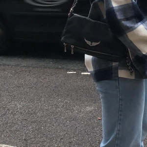 Zadig väska ⭐️⭐️ - Säljer en svart zadiq väska , andvänd en del men är i ett bra skick⭐️