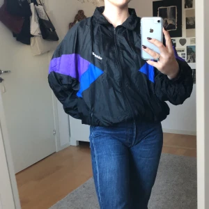 Adidas vindjacka - En cool Adidas vindjacka! (Frakt ingår) 