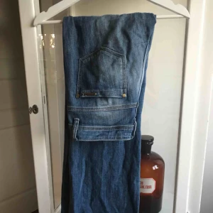  - Snygga jeans från Massimo dutti