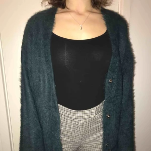  - Fluffig kofta från Bikbok, knappt använd