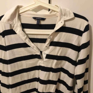  - Gantskjorta i fint skick  Strl M