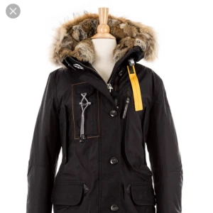  - Parajumper kodiak strl L kan även passa M, säljes pga för stor. 