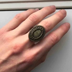  - Vacker bohemisk ring säljes för 10kr (frakt +9kr)  