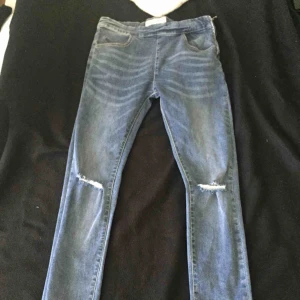  - Byxor som aldrig används för dom är för stora