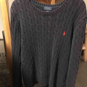  - Ett använt plagg med inga skador hål eller fel på sig så ska funka att använda 