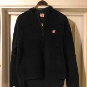  - Vintage pälsfibertröja Mörkt blå. 