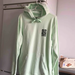  - Köpt i london, mer som en storlek M, endast använd två gånger. 