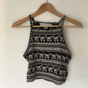  - bohemisk magtröja i nyskick. hämtas i sthlm eller skickas om du betalar frakt. säljer massor (kmr mycket nytt i dagarna), mängdrabatt finnes! 