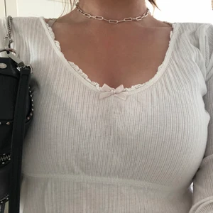 Gullig Odd Molly tröja - En jätte gullig och bekväm vit topp från Odd Molly i jätte fint skick. 